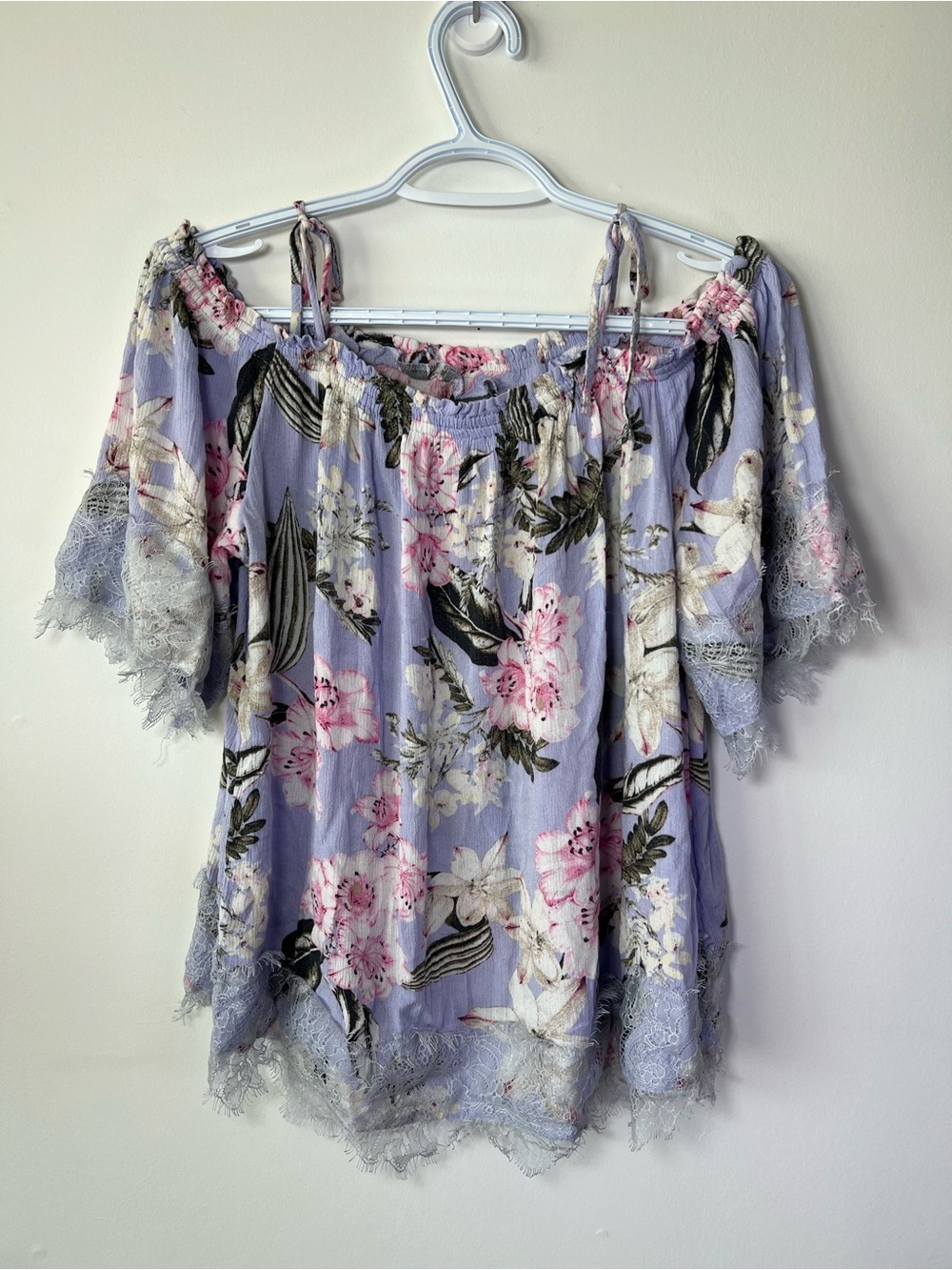 New York & Company Women’s Large Lavender Bohemian Floral Summer Blouse